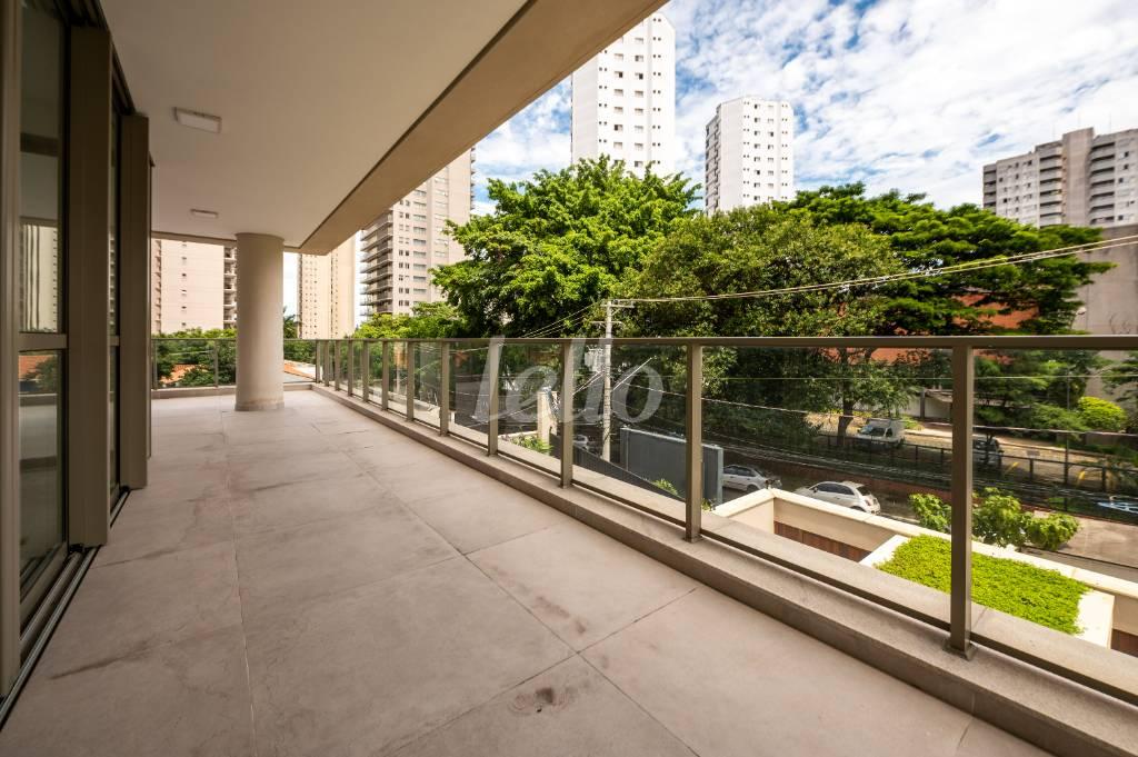 VARANDA de Apartamento à venda, Padrão com 520 m², 3 quartos e 5 vagas em Paraíso - São Paulo