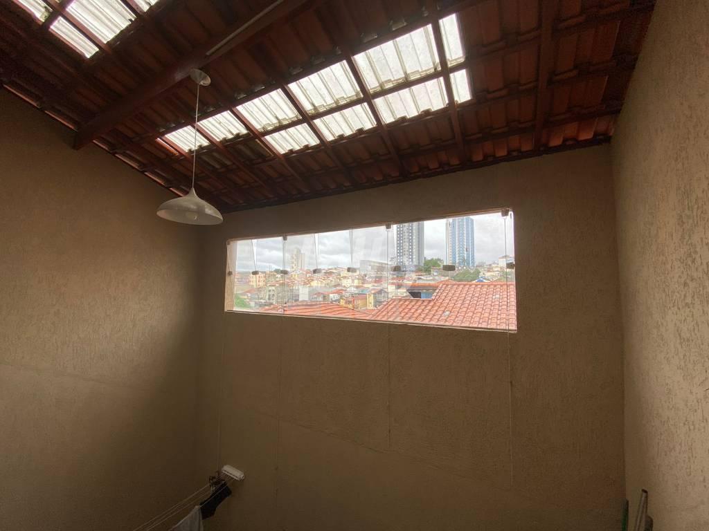 ESCADA EXTERNA de Casa à venda, sobrado com 247 m², 3 quartos e 5 vagas em Vila Lais - São Paulo