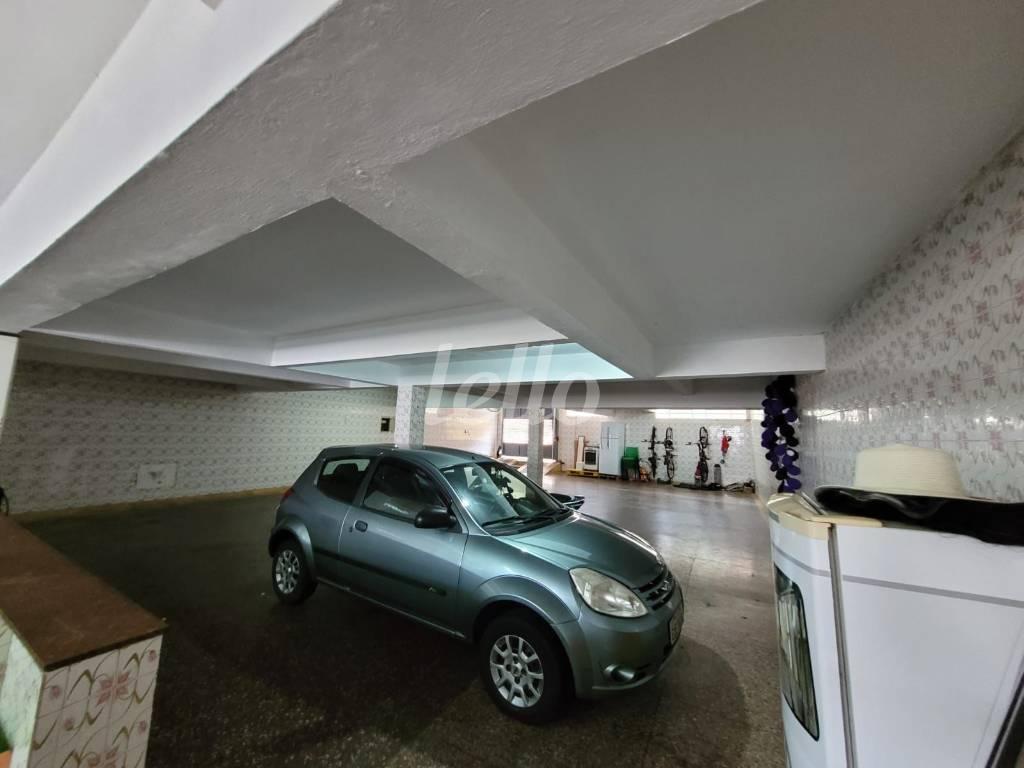 GARAGEM de Casa à venda, sobrado com 415 m², 5 quartos e 10 vagas em Olímpico - São Caetano do Sul