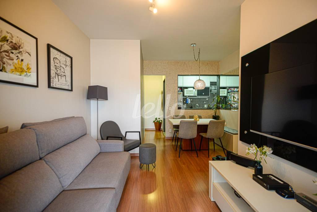 SALA PARA DOIS AMBIENTES de Apartamento à venda, Padrão com 74 m², 3 quartos e 1 vaga em Mooca - São Paulo