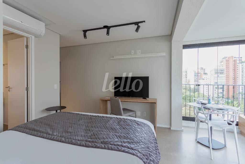 DORMITÓRIO de Apartamento à venda, Studio com 31 m², 1 quarto e em Vila Nova Conceição - São Paulo