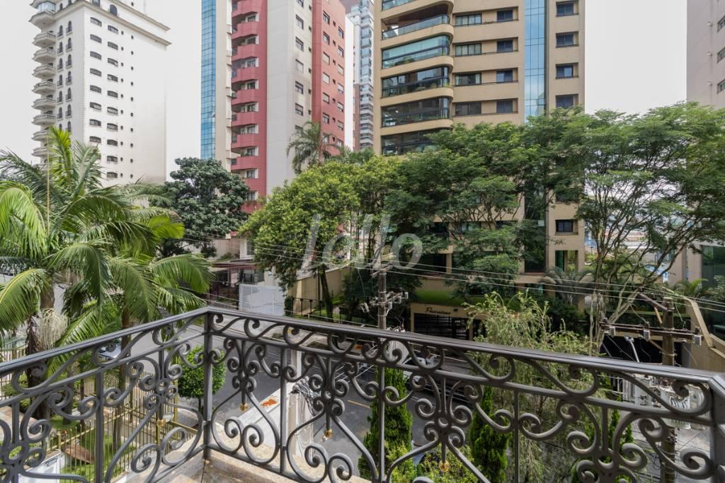 VARANDA DA SUITE 4 de Apartamento para alugar, Padrão com 336 m², 5 quartos e 5 vagas em Vila Gomes Cardim - São Paulo