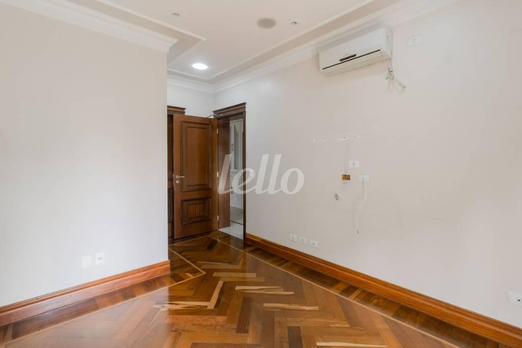 SUITE 2 de Apartamento para alugar, Padrão com 336 m², 5 quartos e 5 vagas em Vila Gomes Cardim - São Paulo