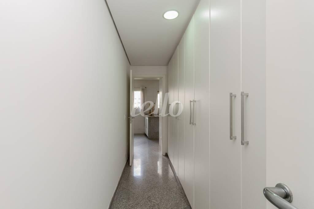 CORREDOR de Apartamento à venda, Padrão com 220 m², 3 quartos e 4 vagas em Paraíso - São Paulo