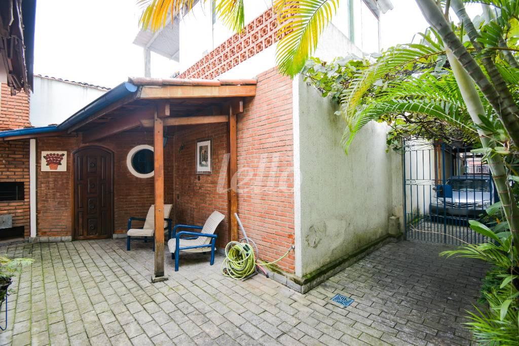 AREA EXTERNA de Casa à venda, térrea com 147 m², 3 quartos e 3 vagas em Santana - São Paulo