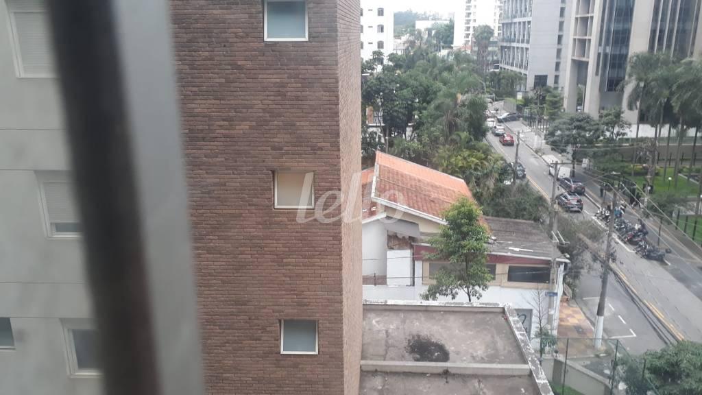 VISTA de Apartamento à venda, Padrão com 76 m², 2 quartos e 1 vaga em Vila Nova Conceição - São Paulo
