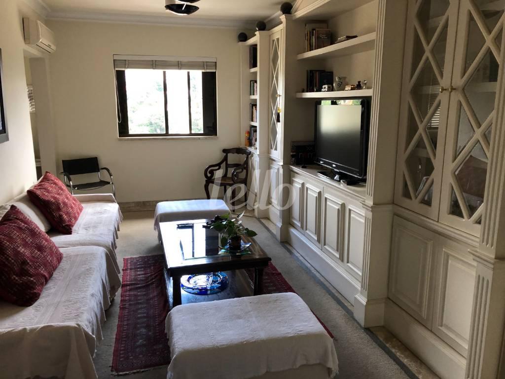 SALA TV de Apartamento à venda, Padrão com 320 m², 3 quartos e 4 vagas em Santa Cecília - São Paulo