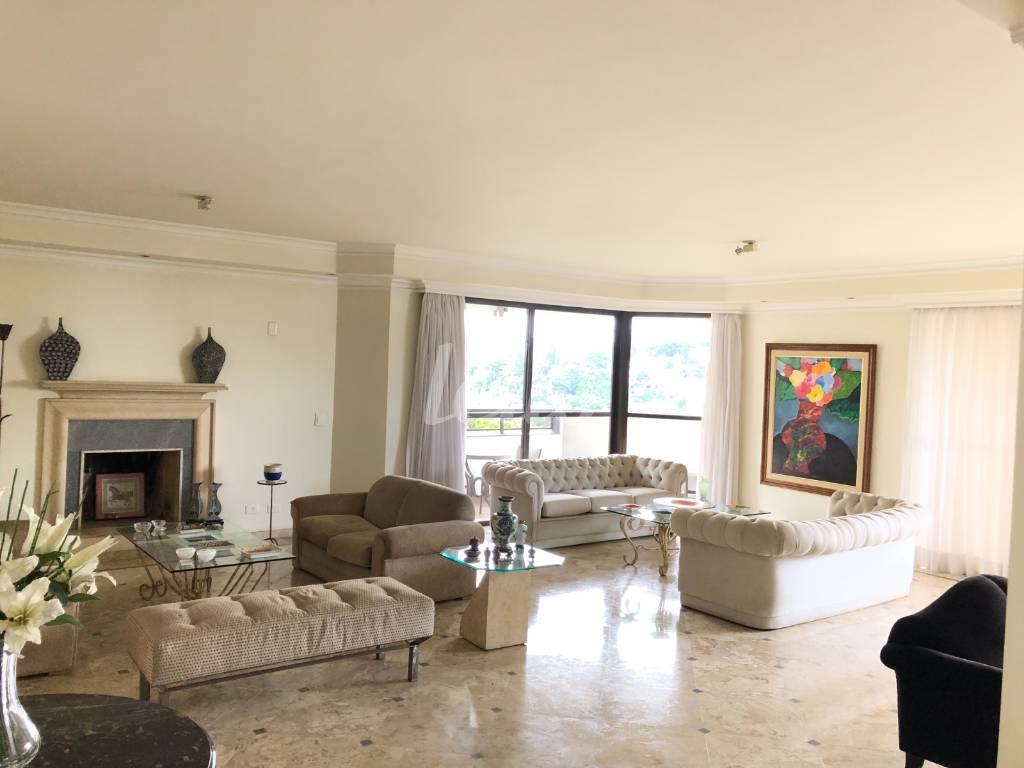 SALA de Apartamento à venda, Padrão com 320 m², 3 quartos e 4 vagas em Santa Cecília - São Paulo