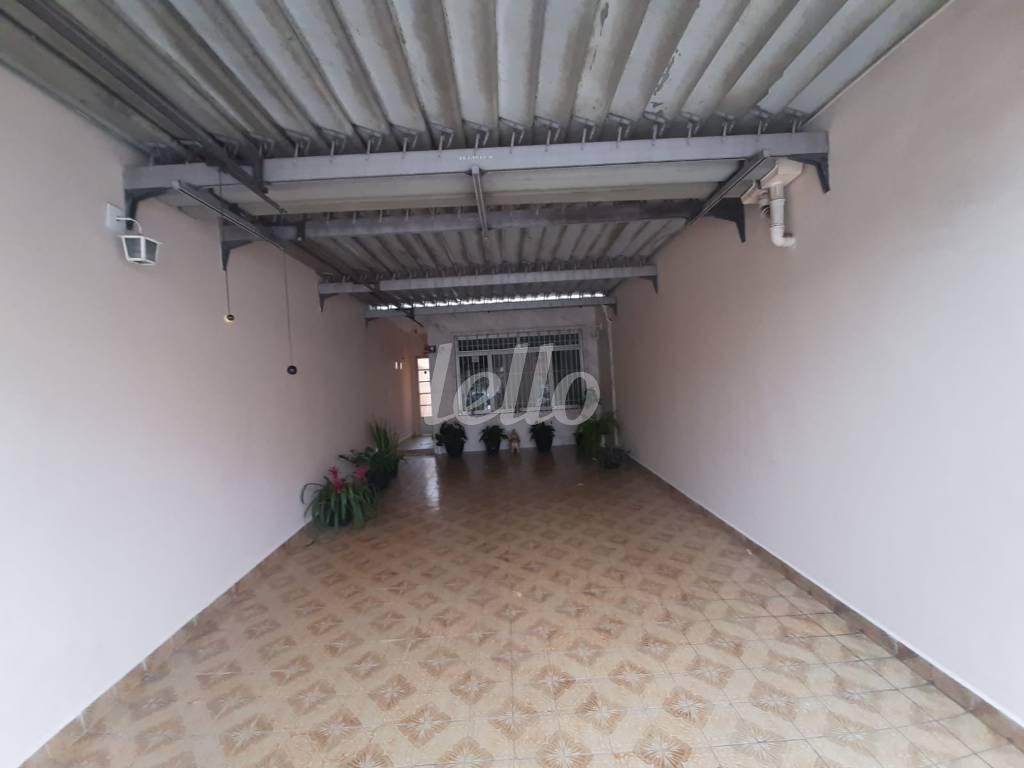 GARAGEM de Casa à venda, sobrado com 228 m², 3 quartos e 2 vagas em Vila Pires - Santo André