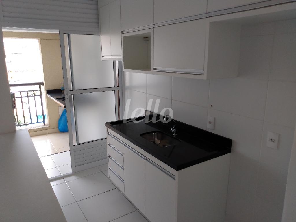 COZINHA de Apartamento para alugar, Padrão com 64 m², 2 quartos e 2 vagas em Vila Santa Maria - São Paulo
