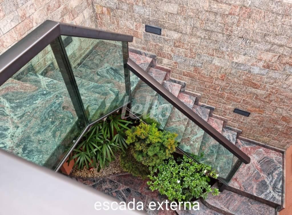 ESCADA ACESSO ENTRADA de Casa à venda, sobrado com 500 m², 4 quartos e 2 vagas em Parque da Mooca - São Paulo