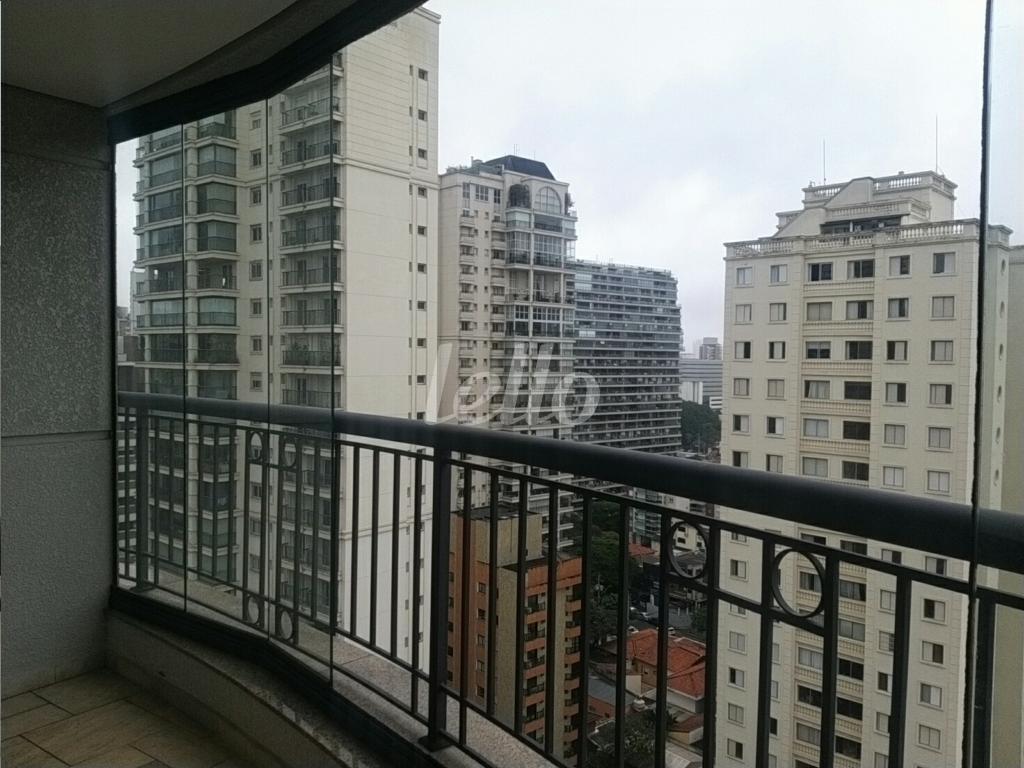 SACADA de Apartamento à venda, Padrão com 60 m², 1 quarto e 1 vaga em Vila Nova Conceição - São Paulo