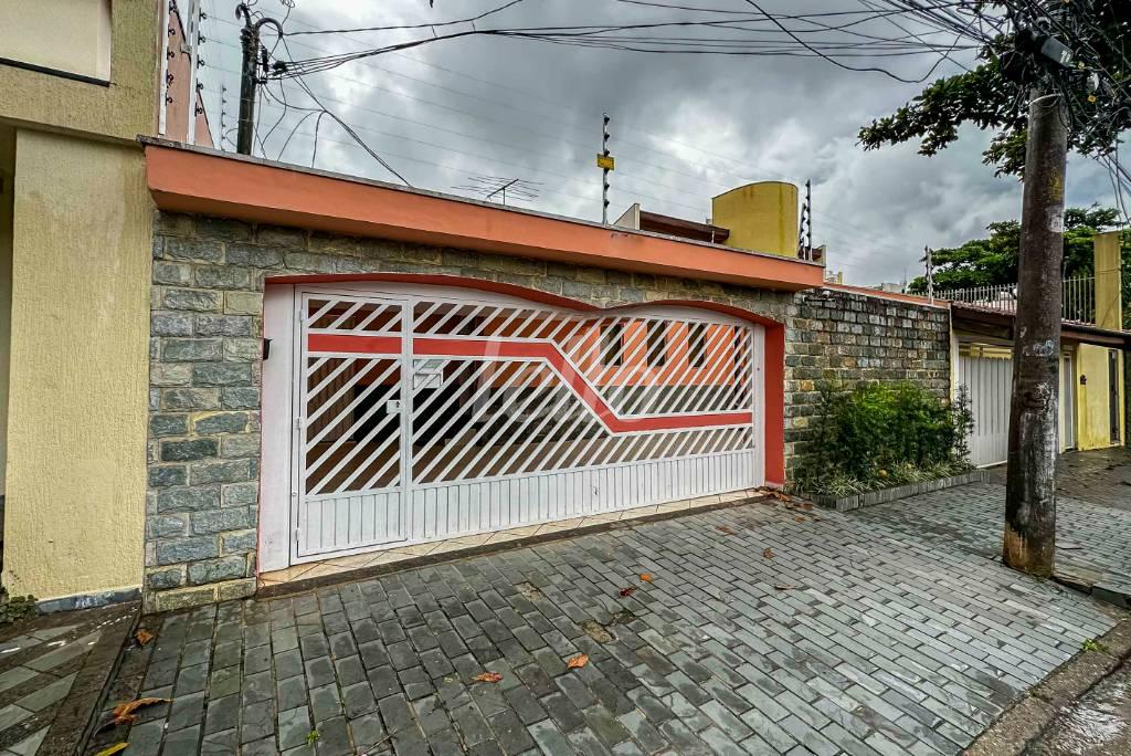 FACHADA de Casa à venda, térrea com 198 m², 3 quartos e 3 vagas em Jardim - Santo André