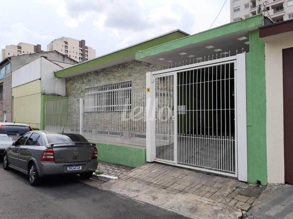 FACHADA de Casa à venda, assobradada com 197 m², 4 quartos e 2 vagas em Vila Zelina - São Paulo