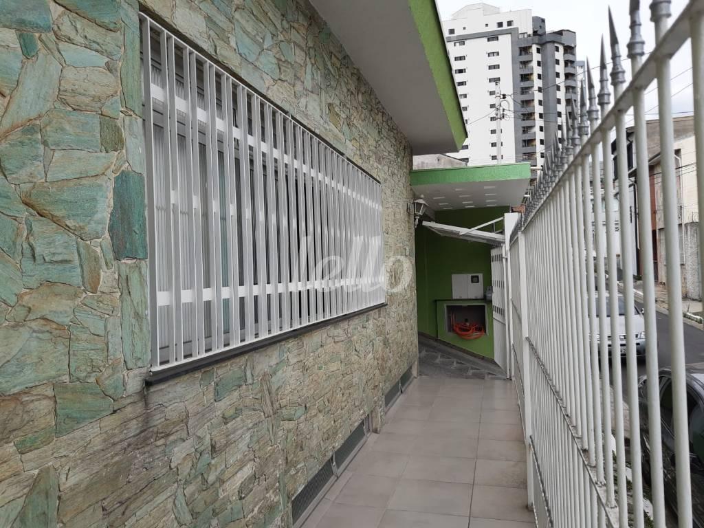 CORREDOR LATERAL de Casa à venda, assobradada com 197 m², 4 quartos e 2 vagas em Vila Zelina - São Paulo