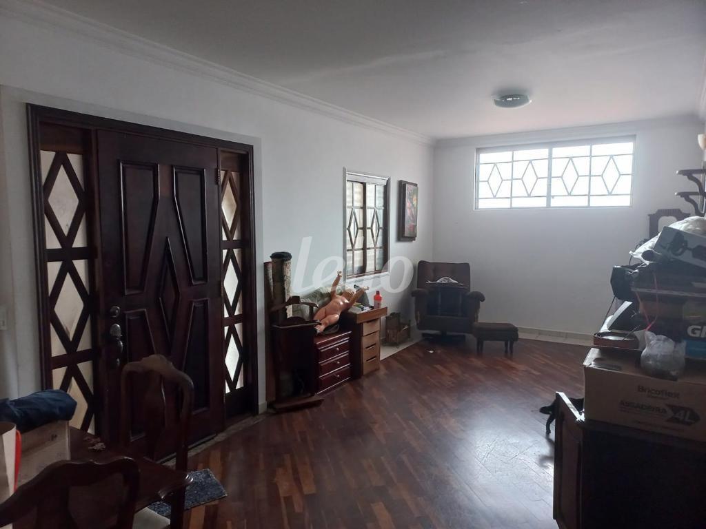 SALA de Casa à venda, sobrado com 200 m², 4 quartos e 2 vagas em Vila Bertioga - São Paulo