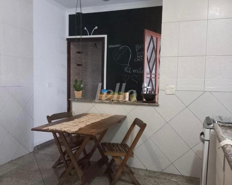 COZINHA de Casa à venda, sobrado com 200 m², 4 quartos e 2 vagas em Vila Bertioga - São Paulo