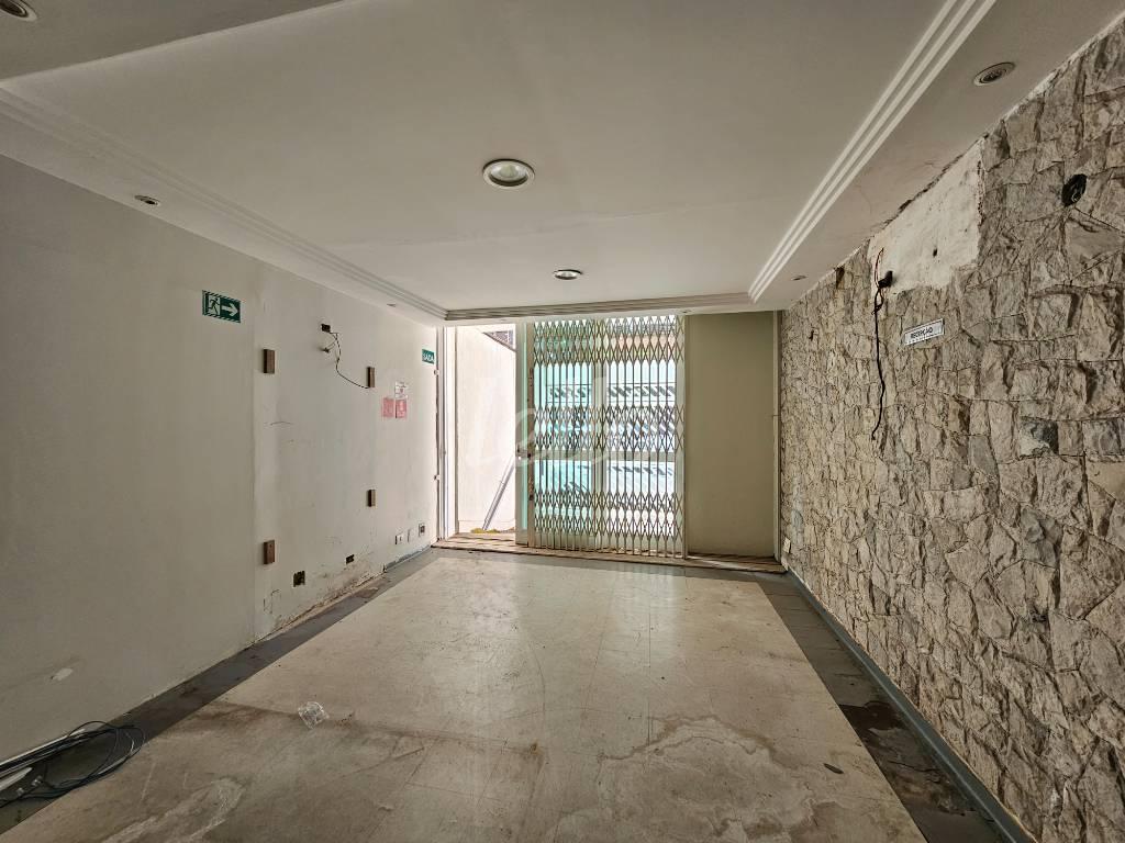 SALA de Casa para alugar, sobrado com 202 m², 3 quartos e 2 vagas em Vila Azevedo - São Paulo