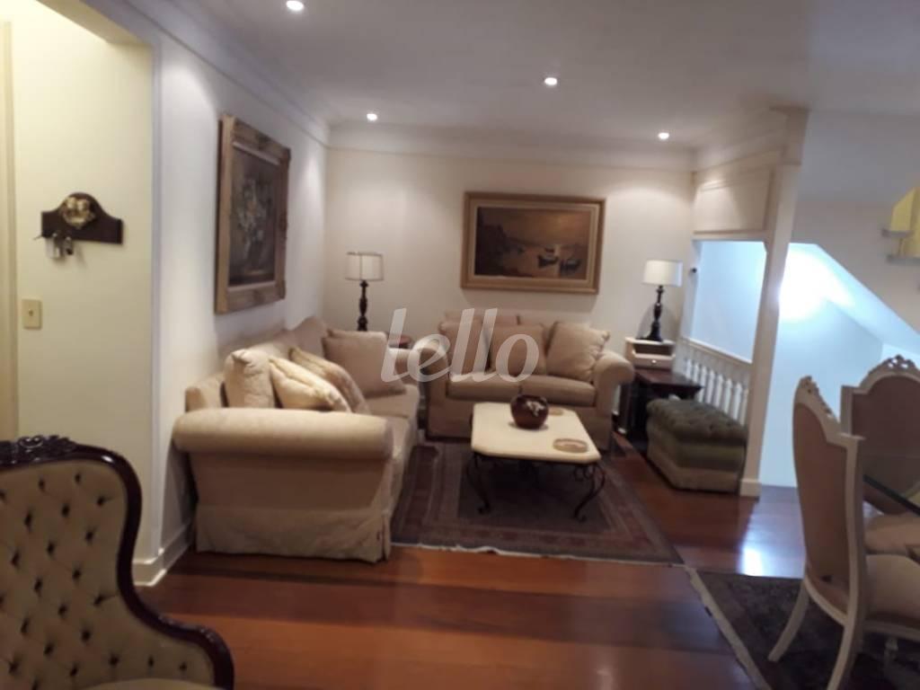 LIVING de Apartamento à venda, Triplex com 300 m², 3 quartos e 4 vagas em Vila Monte Alegre - São Paulo