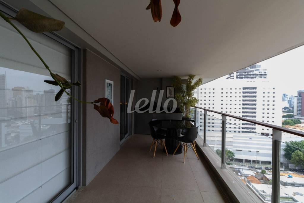 VARANDA GOURMET de Apartamento para alugar, Padrão com 78 m², 1 quarto e 2 vagas em Vila Nova Conceição - São Paulo