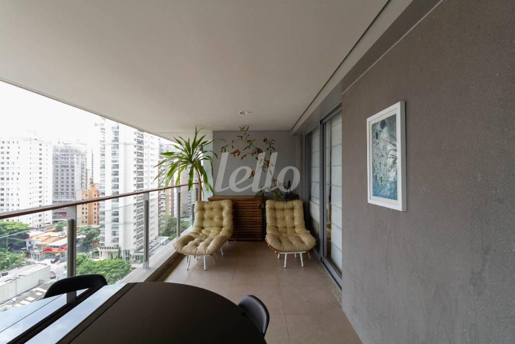 VARANDA GOURMET de Apartamento para alugar, Padrão com 78 m², 1 quarto e 2 vagas em Vila Nova Conceição - São Paulo