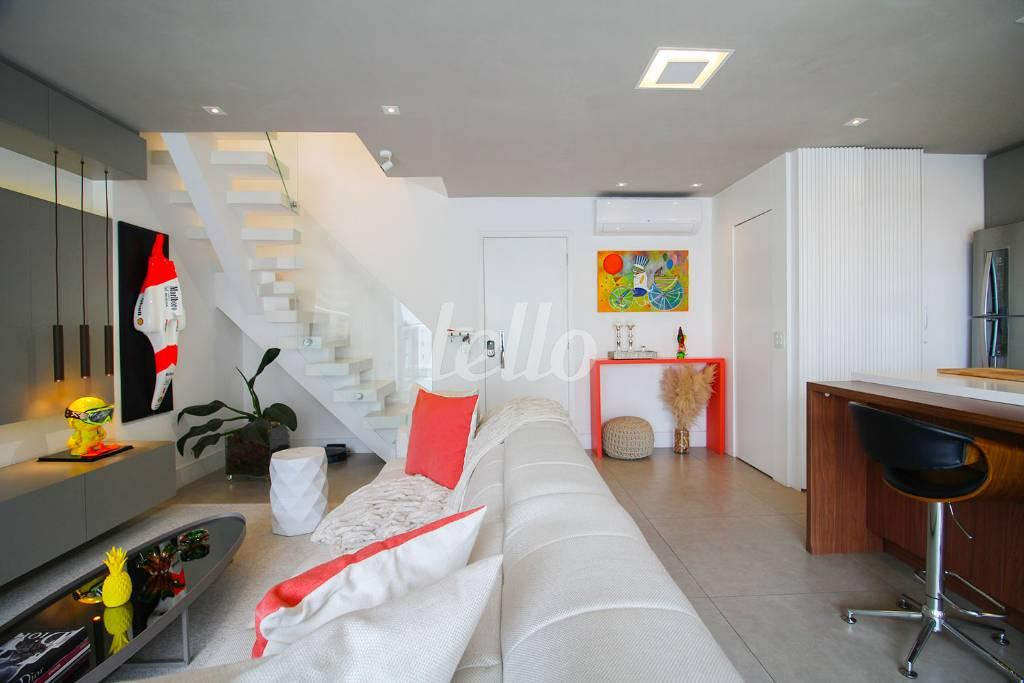 SALA de Apartamento à venda, Padrão com 100 m², 2 quartos e 2 vagas em Campo Belo - São Paulo