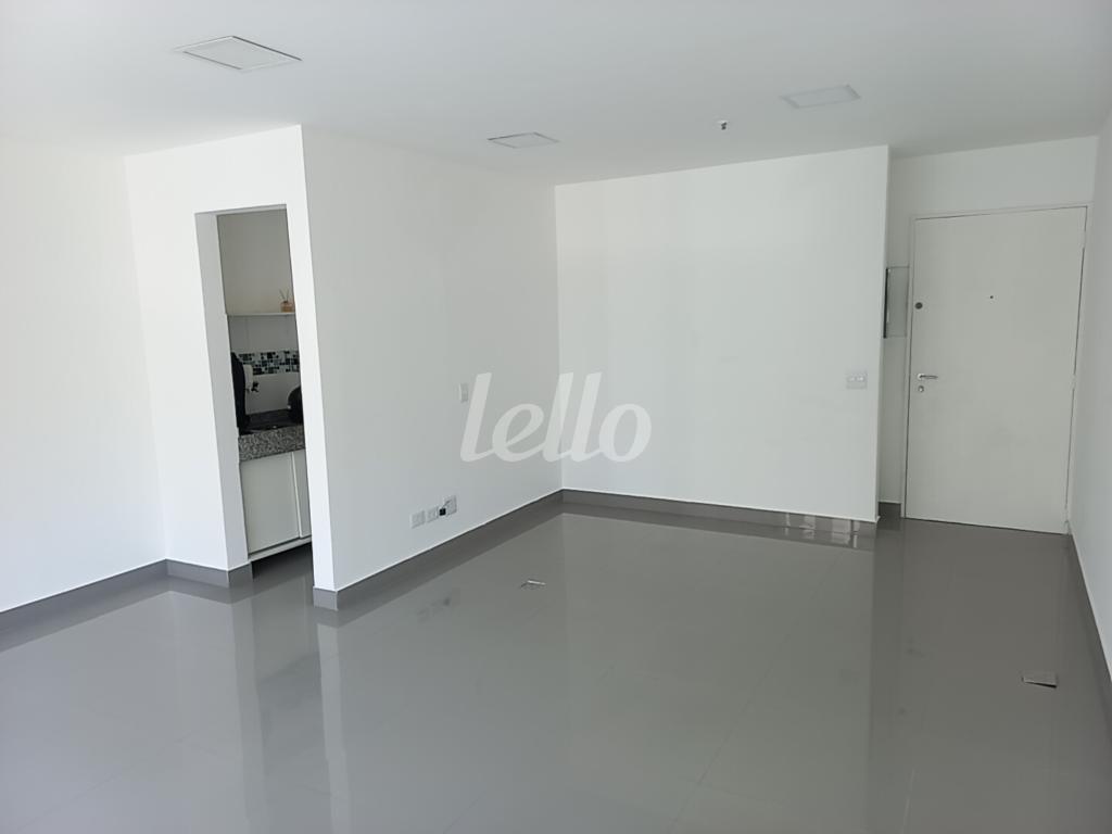 SALA de Sala / Conjunto para alugar, Padrão com 33 m², e 1 vaga em Pinheiros - São Paulo