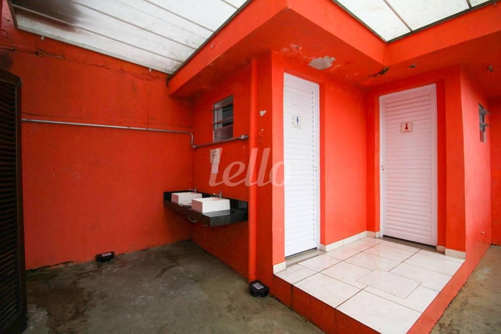 BANHEIROS EXTERNO de Casa para alugar, térrea com 280 m², 2 quartos e 8 vagas em Cidade Vargas - São Paulo