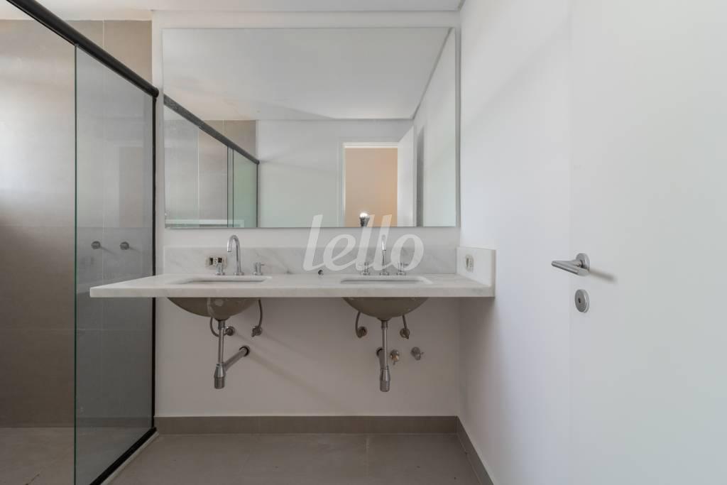 BANHEIRO SUITE 3 de Apartamento à venda, Padrão com 202 m², 3 quartos e 3 vagas em Planalto Paulista - São Paulo