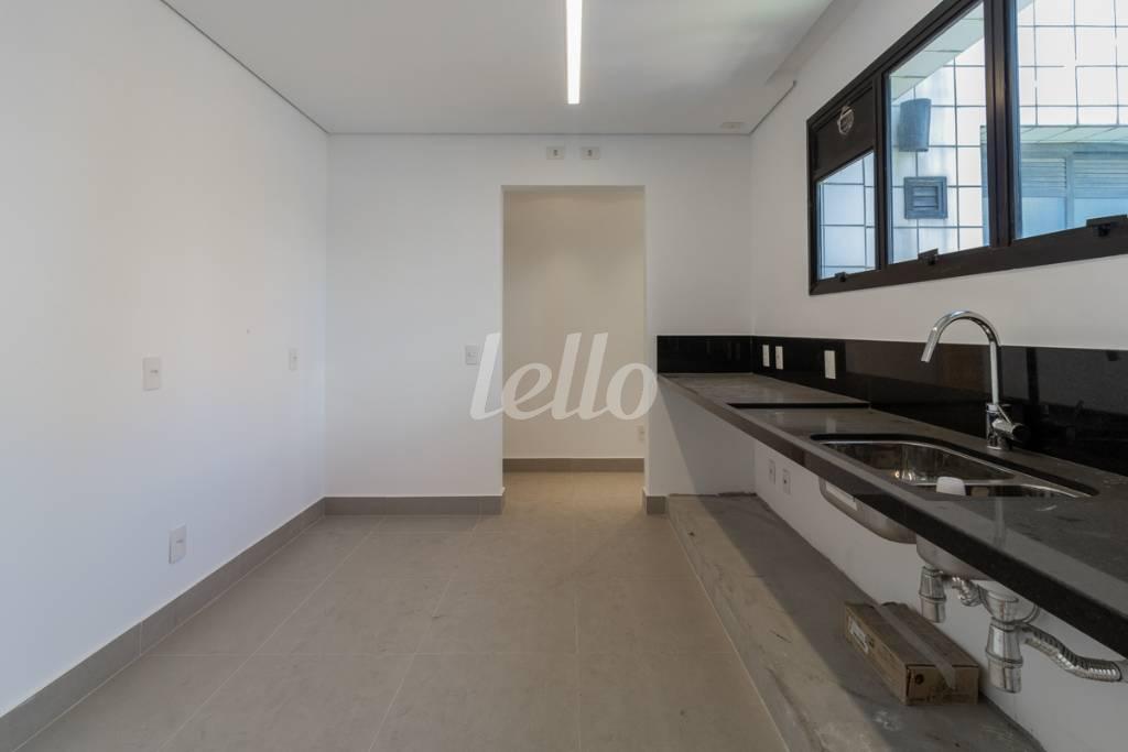 COZINHA de Apartamento à venda, Padrão com 202 m², 3 quartos e 3 vagas em Planalto Paulista - São Paulo