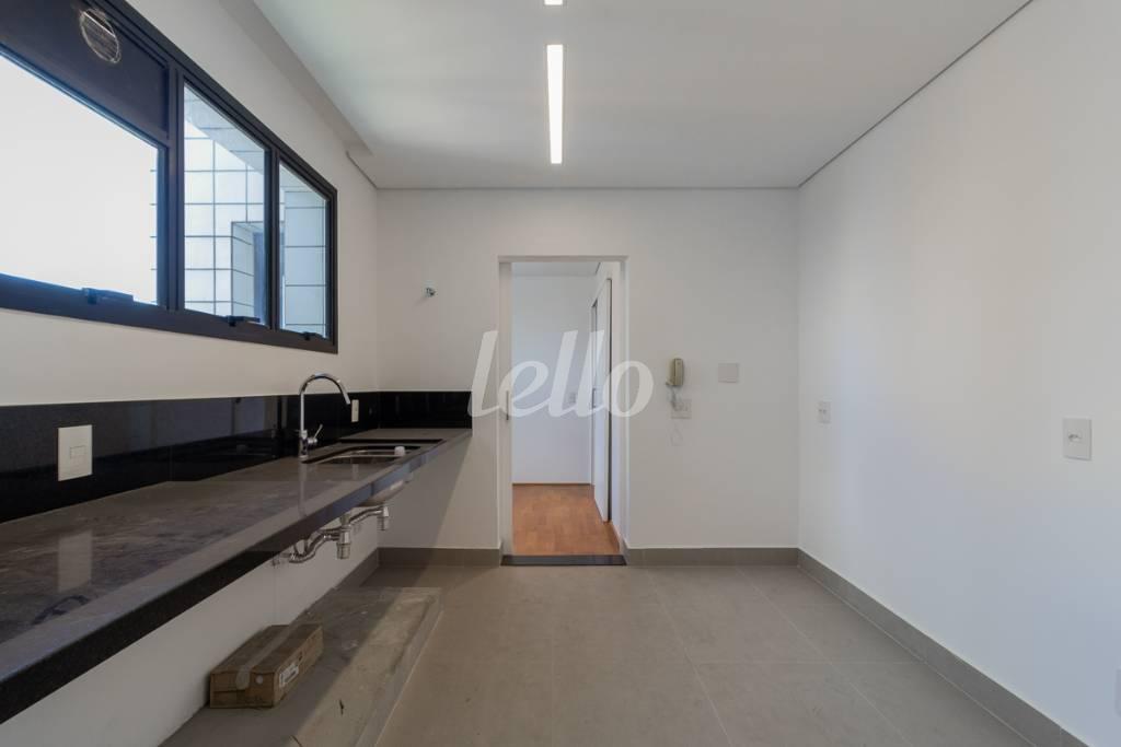 COZINHA de Apartamento à venda, Padrão com 202 m², 3 quartos e 3 vagas em Planalto Paulista - São Paulo