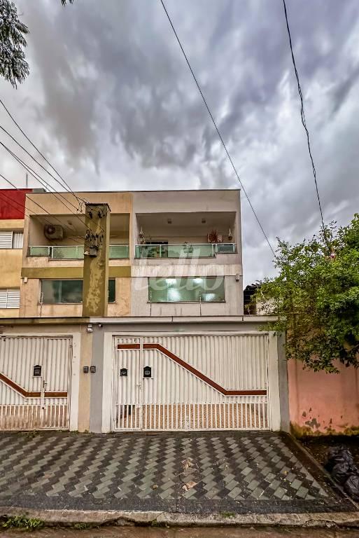 FACHADA de Casa à venda, sobrado com 276 m², 3 quartos e 4 vagas em Vila Valparaíso - Santo André