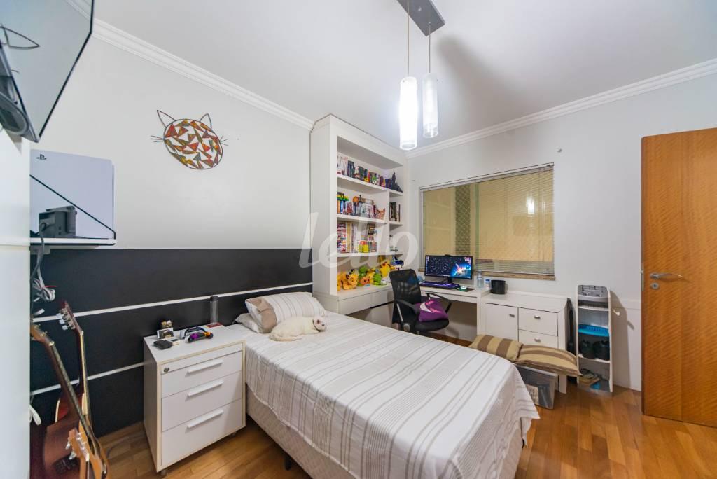 QUARTO 2 de Casa à venda, sobrado com 276 m², 3 quartos e 4 vagas em Vila Valparaíso - Santo André
