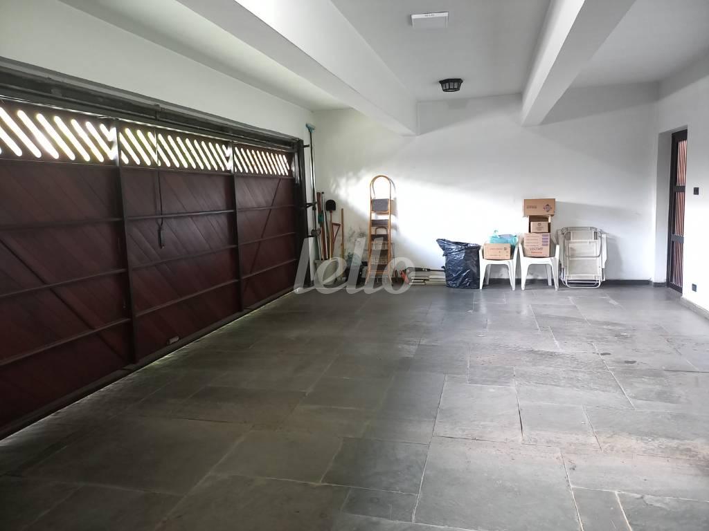 GARAGEM de Casa à venda, sobrado com 317 m², 4 quartos e 3 vagas em Jardim Santo Amaro - São Paulo