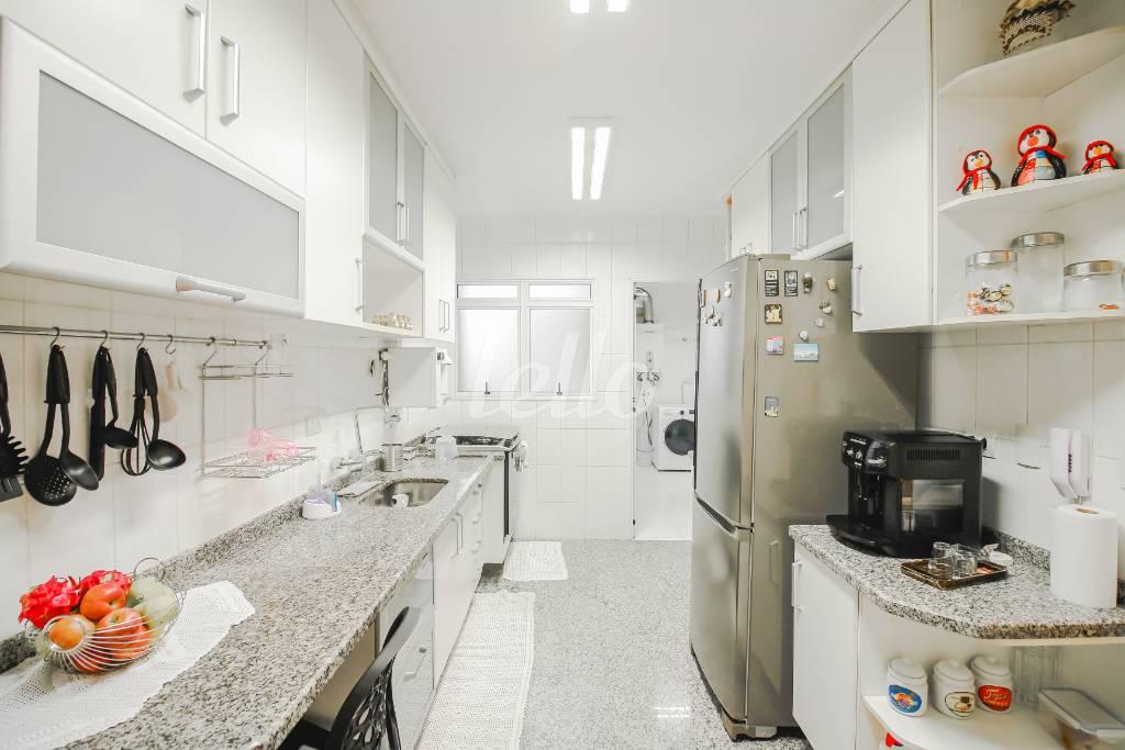 8 COZINHA (1) de Apartamento à venda, Padrão com 120 m², 3 quartos e 3 vagas em Saúde - São Paulo
