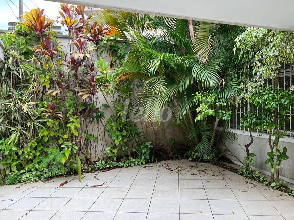 GARAGEM de Casa à venda, sobrado com 197 m², 4 quartos e 4 vagas em Jardim Oriental - São Paulo