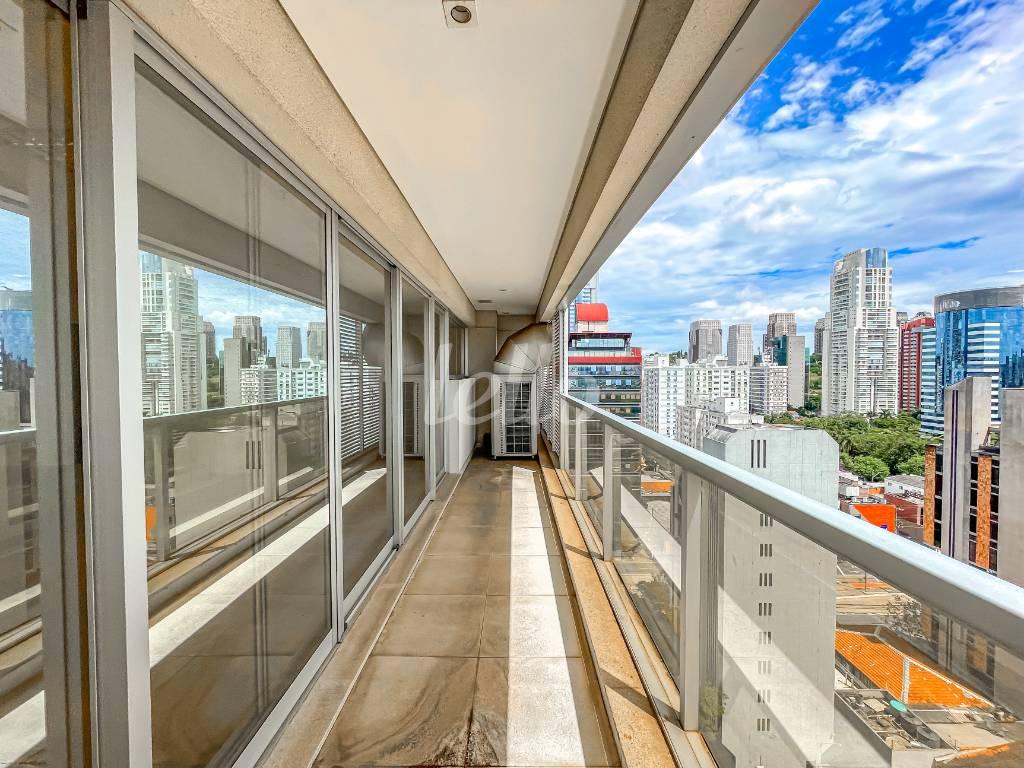 VARANDA (2) de Sala / Conjunto à venda, Padrão com 107 m², e 3 vagas em Brooklin Paulista - São Paulo
