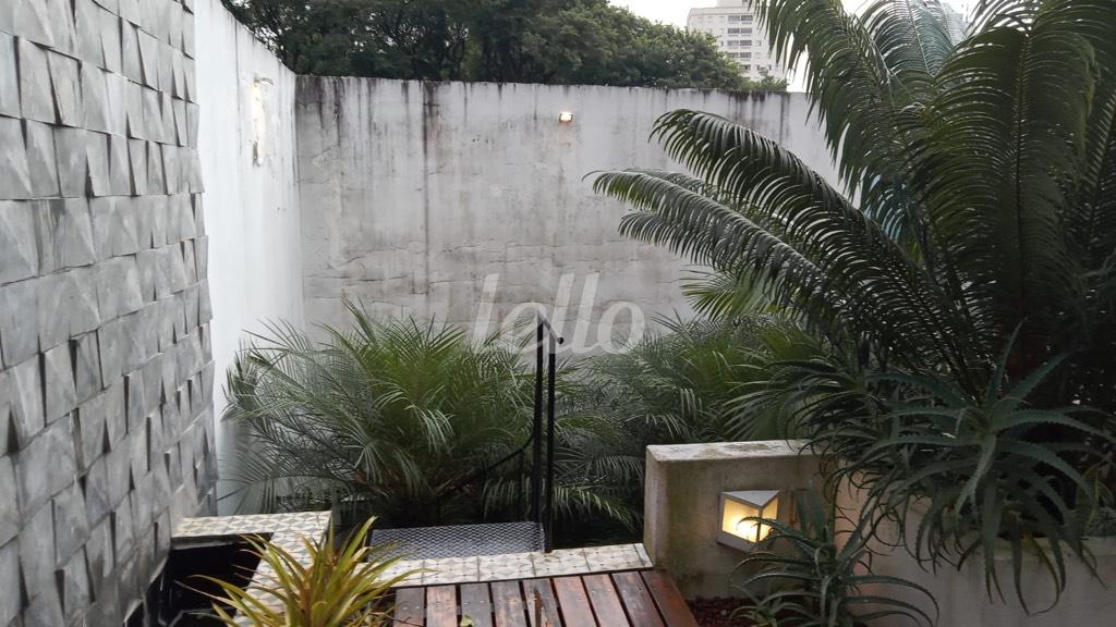 QUINTAL de Casa à venda, térrea com 294 m², 3 quartos e 2 vagas em Mooca - São Paulo