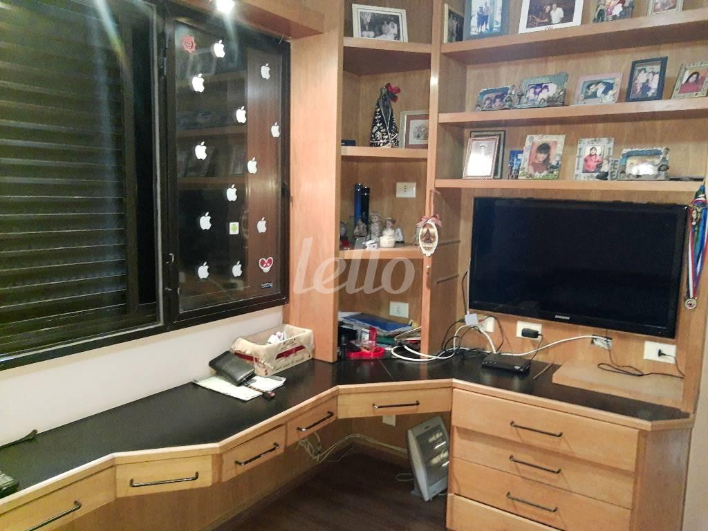 QUARTO de Apartamento à venda, Padrão com 122 m², 4 quartos e 2 vagas em Tatuapé - São Paulo