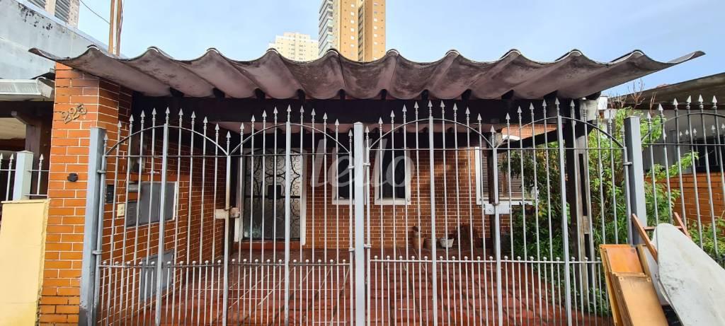 FACHADA de Casa à venda, térrea com 176 m², 3 quartos e 2 vagas em Vila Romana - São Paulo