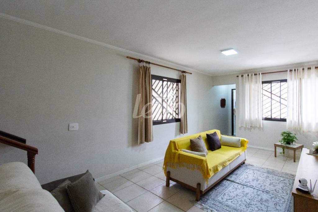 SALA PARA DOIS AMBIENTES de Casa à venda, sobrado com 116 m², 3 quartos e 3 vagas em Tucuruvi - São Paulo