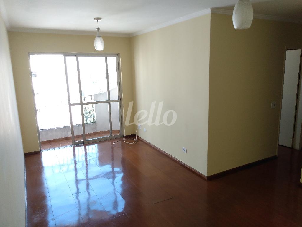 SALA 2 AMBIENTES de Apartamento para alugar, Padrão com 65 m², 2 quartos e 1 vaga em Jardim Taquaral - São Paulo