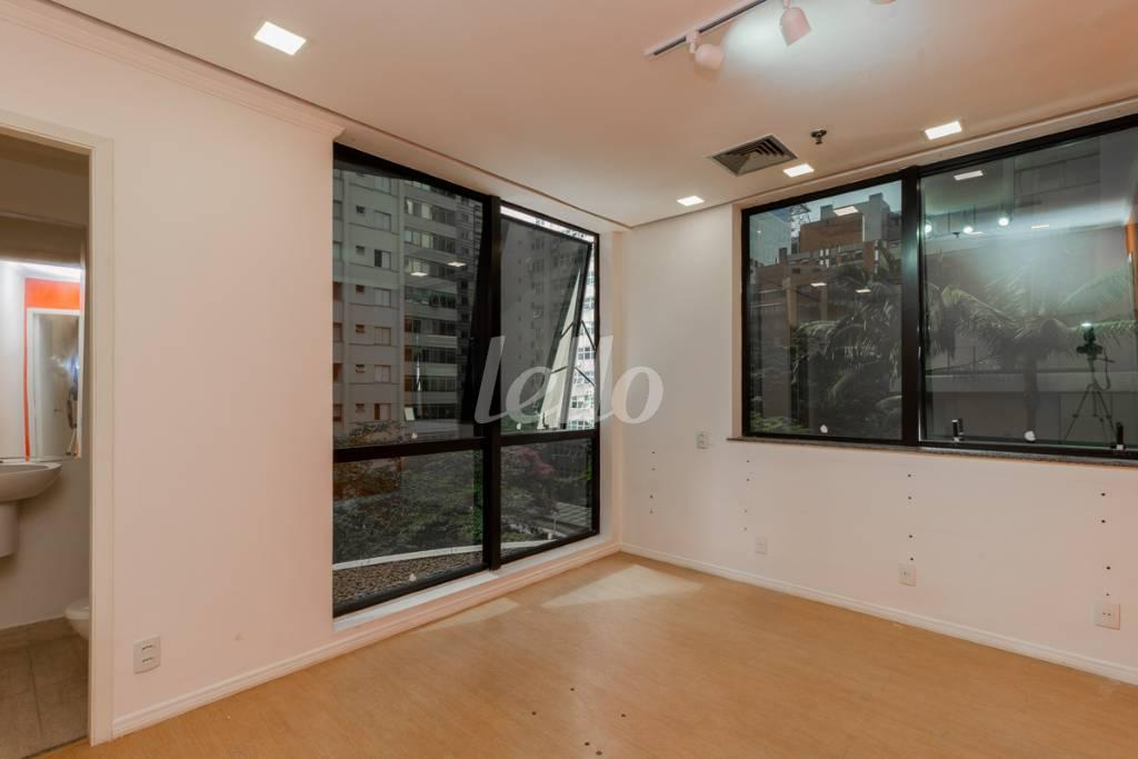 SALA 2 de Sala / Conjunto para alugar, Padrão com 40 m², e 1 vaga em Jardim Paulista - São Paulo