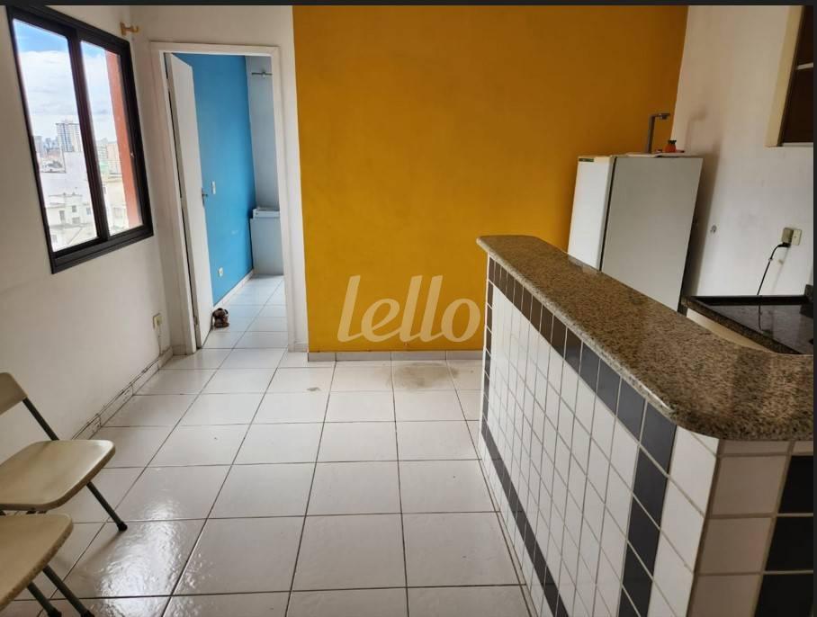SALA E COZINHA de Apartamento à venda, Padrão com 35 m², 1 quarto e 1 vaga em Mirandopolis - São Paulo