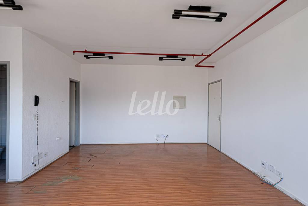 SALA de Sala / Conjunto à venda, Padrão com 34 m², e 1 vaga em Vila Monte Alegre - São Paulo