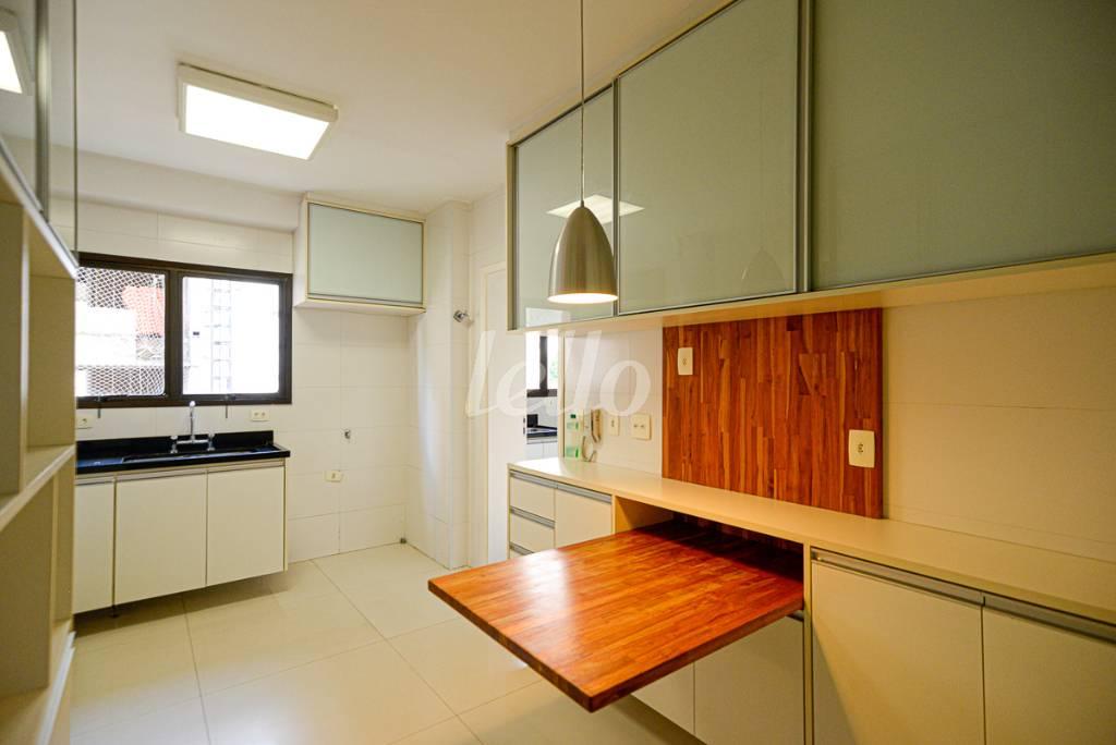 COZINHA de Apartamento à venda, Padrão com 215 m², 4 quartos e 3 vagas em Vila Pompeia - São Paulo