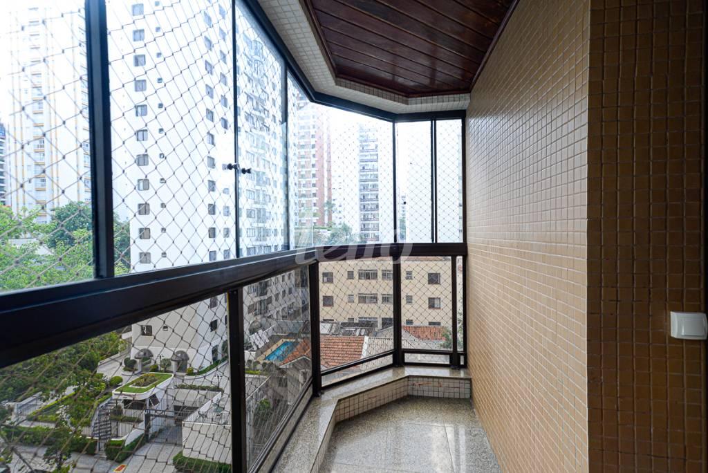 SACADA de Apartamento à venda, Padrão com 215 m², 4 quartos e 3 vagas em Vila Pompeia - São Paulo