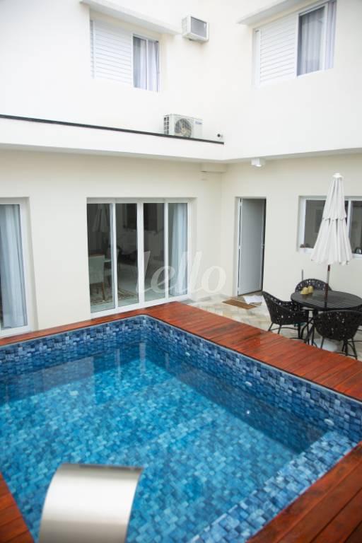 PISCINA de Casa à venda, sobrado com 260 m², 4 quartos e 3 vagas em Vila Mariana - São Paulo