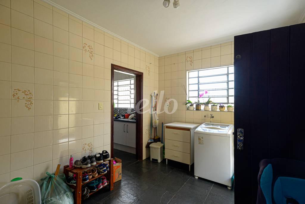 ÁREA DE SERVIÇO de Casa à venda, sobrado com 130 m², 4 quartos e 3 vagas em Chácara Inglesa - São Paulo