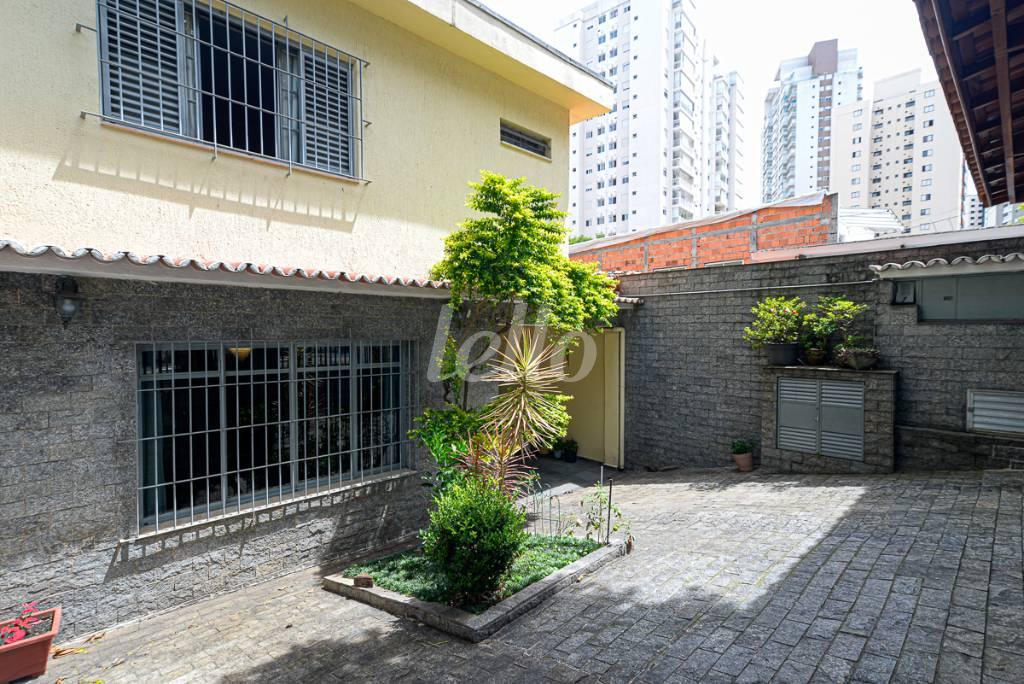 GARAGEM de Casa à venda, sobrado com 130 m², 4 quartos e 3 vagas em Chácara Inglesa - São Paulo
